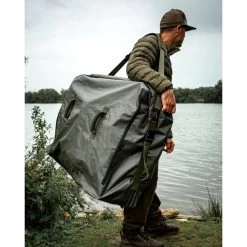 TRAKKER Downpour Roll-up Bedbag -Trakker trakker downpour roll up bedbag 2